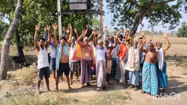 पुनपुन: साहबनगर गांव में जले हुए बिजली के ट्रांसफॉर्मर को बदलने की मांग को लेकर ग्रामीणों ने किया प्रदर्शन