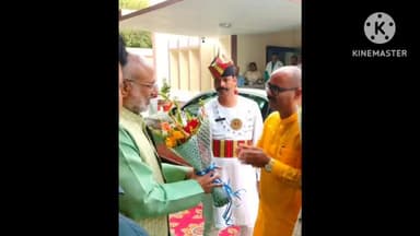 गोड्डा: BJP पूर्व ज़िलाध्यक्ष ने राज्यपाल का बुके देकर किया सम्मान, गोड्डा काॅलेज में कॉमर्स व लॉ की पढ़ाई कराने को लेकर की मांग