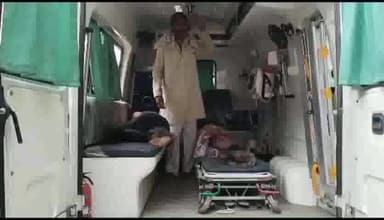 आरा: सिकरहट्टा गांव के पास तिलक समारोह से लौट रहे ऑटो और डंपर में हुई टक्कर, बच्चे समेत 10 लोग हुए जख्मी