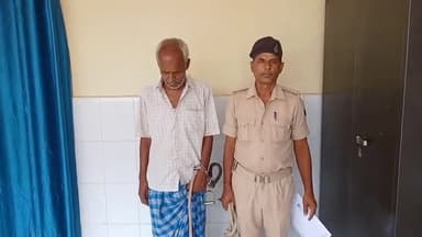 केवटी रनवे: टिकाघरारी गांव में छापेमारी कर पुलिस ने मारपीट मामले के एक नामजद आरोपी को किया गिरफ्तार