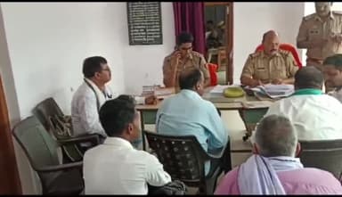 बलरामपुर: नगर कोतवाली बलरामपुर मे थाना समाधान दिवस के अवसर पर लोगों की सुनी गई समस्याएं, क्षेत्राधिकारी नगर रहे उपस्थित