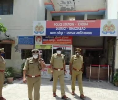 गाज़ियाबाद: खोड़ा पुलिस ने चेकिंग के दौरान दो शातिर चोरों को किया गिरफ्तार