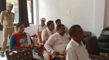 मऊरानीपुर: कोतवाली परिसर में उपजिलाधिकारी की अध्यक्षता में समाधान दिवस का हुआ आयोजन