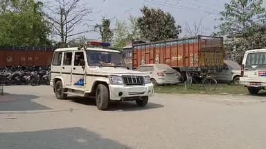 बेतिया: सिकटा सहित विभिन्न इलाकों में बेतिया पुलिस ने की छापेमारी, 17 अभियुक्त गिरफ्तार