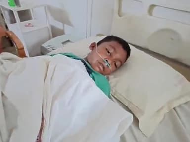 सिमडेगा: बंबलकेरा में जहरीले सांप के काटने से एक बच्चे की बिगड़ी हालत, इलाज के लिए लाया गया सिमडेगा सदर अस्पताल