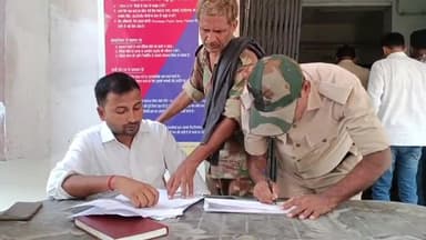 गोपालगंज: हजियापुर मोड़ पर बालू लदा ओवरलोडेड ट्रक हुआ क्षतिग्रस्त, खनन विभाग ने ट्रक को जब्त कर प्राथमिकी की