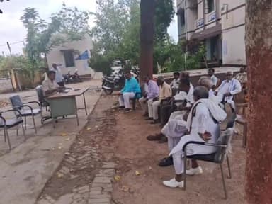 करपी: किंजर थाना परिसर में शांति समिति की हुई बैठक