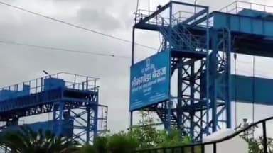 हरिद्वार: पहाड़ों पर हो रही लगातार बारिश के कारण हरिद्वार भीमगोड़ा बैराज पर बड़ा गंगा का जलस्तर