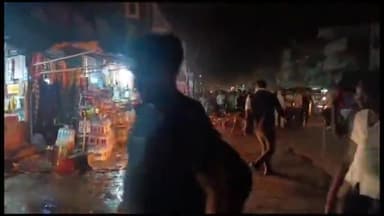 मुगलसराय: जीटी रोड काली मंदिर के समीप चाय की दुकान में लगी आग, स्थानीय लोगों की मदद से आग पर पाया गया काबू