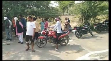 मऊरानीपुर: बुखारा के समीप अन्ना जानवर के सामने आने से बाइक सवार मां-बेटा और बेटी सड़क दुर्घटना में घायल, बेटा झांसी रेफर