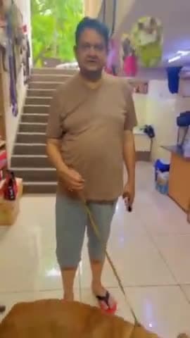 गाज़ियाबाद: थाना साहिबाबाद क्षेत्र में पशु क्रूरता को लेकर सोशल मीडिया पर वीडियो वायरल, पाश्र्वनाथ सोसायटी की बताई जा रही घटना