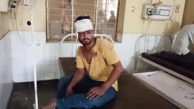 बदायूं: बांस बरौलिया गांव के पास ईको कार ने टेंपो में टक्कर मारी, टेंपो चालक घायल हुआ