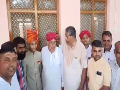 बाड़मेर: पूर्व सांसद कर्नल सोनाराम चौधरी ने बलदेव नगर में आयोजित सामाजिक व धार्मिक कार्यक्रम में भाग लिया