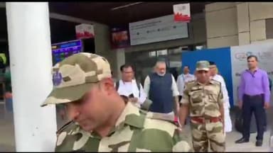 पटना ग्रामीण: केंद्रीय मंत्री गिरिराज सिंह पहुंचे पटना, आपातकाल के मुद्दे पर लालू प्रसाद यादव और नीतीश कुमार पर जमकर साधा निशाना