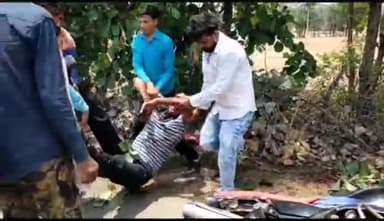 टीकमगढ़: रमपुरा तिगैला पर दो बाइकों की भिड़ंत में 2 लोगों की हुई मौत, दो अन्य हुए गंभीर रूप से घायल