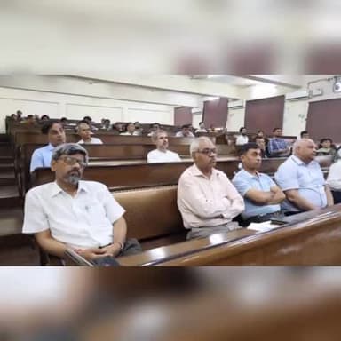 कार्यस्थल पर महिलाओं की यौन उत्पीड़न के कानूनीप्रावधान जागरूकता कार्यक्रम गु0 कां0 विश्वविद्यालय द्वारा आयोजित किया गया।