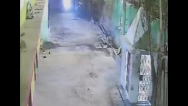 पटना ग्रामीण: पटना दानापुर थाना क्षेत्र के नासरीगंज यदुवंशी नगर में पूर्व पार्षद के घर के बाहर फायरिंग