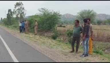 मऊरानीपुर: बंगरा चौकी क्षेत्र में बंगरा और चिरकना के मध्य हुआ भीषण सड़क हादसा, एक व्यक्ति की मौत