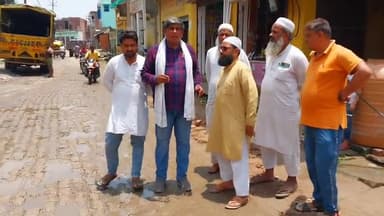 #सुजावलपुर गांव: सहावर अड्डे, गंजडुंडवारा से सुनगढ़ी की तरफ जाने वाली सड़क जर्जर हो गई है। यहां अक्सर जलभराव हो जाता है। गांव वालों और दुकानदारों का कहना कि जर्जर 200 मीटर टुकड़े को RCC का बनाया जाए।