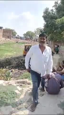 मधुबन: सिपाह इब्राहिमाबाद में दशकों से रुके पोखरे के ऊपर रास्ते का निर्माण शुरू ।
#सिपाह इब्राहिमाबाद
@tahalkatoday