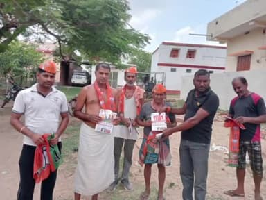 करपी: तेलपा BJP मंडल अध्यक्ष के नेतृत्व में पार्टी कार्यकर्ताओं ने बासाटांड गांव में चलाया जनसंपर्क अभियान