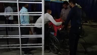 गोपालगंज: जादोपुर मोड़ पर दो बाईकों की टक्कर में बाइक सवार युवक जख्मी, इलाज के लिए सदर अस्पताल में कराया गया भर्ती।