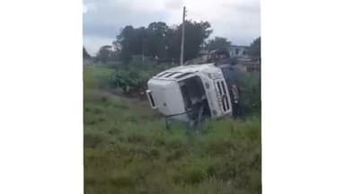 ठाकुरगंज: ललहिया में पौआखाली पीएचसी की एंबुलेंस हुई दुर्घटनाग्रस्त, कोई हताहत नहीं