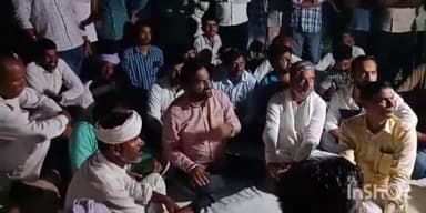 खाजूवाला: रालोपा सुप्रीमो सांसद हनुमान बेनीवाल नगर में गैंगरेप पीड़िता के घर पहुंचे, परिवार को हर संभव मदद का दिलाया भरोसा