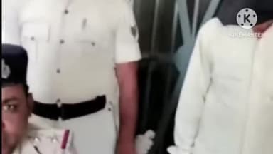 बगहा: बगहा के धनहा से दो देसी बंदूक के साथ एक व्यक्ति को पुलिस ने किया गिरफ्तार, न्यायिक हिरासत में भेजा जेल