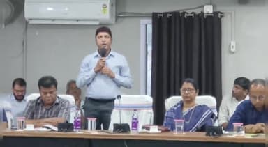 कटिहार: विकास भवन के सभागार में जिला स्तरीय शांति समिति बैठक का हुआ आयोजन, जनप्रतिनिधि व अधिकारी हुए शामिल