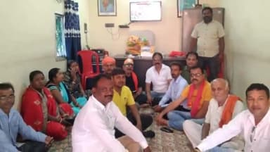 बाघमारा/कतरास: BJP कार्यालय बाघमारा में कार्यकर्ताओं ने सुना पीएम नरेन्द्र मोदी का संबोधन, बैठक कर लिए गए महत्वपूर्ण निर्णय