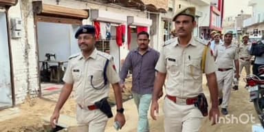 खाजूवाला: ईद पर्व के मद्देनजर खाजूवाला थाने में सीएलजी की बैठक का हुआ आयोजन, खाजूवाला बाजार में पुलिस ने निकाला फ्लैग मार्च