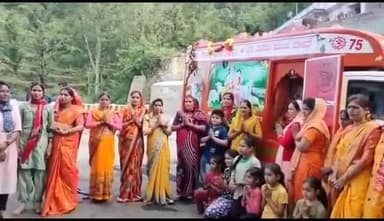 देवाल: थराली पहुंचा एकल विद्यालय का रथ महिलाओं ने  किया भव्य स्वागत