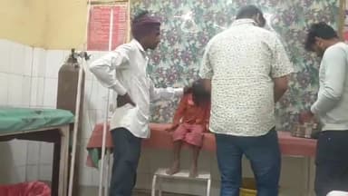 इकौना: लालपुर खदरा में 6 वर्षीय बालक के सिर पर 11 वर्षीय बालक ने फावड़े से हमला कर किया घायल