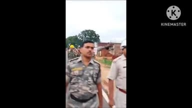 गोड्डा: डाड़े थाना प्रभारी के द्वारा बकरीद पर्व को लेकर किया गया फ्लैग मार्च