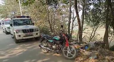 इसुआपुर: केरवा मठिया में शराब की छापेमारी करने पहुंची पुलिस को चकमा देकर भागा धंधेबाज