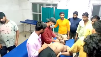 इटावा: खतरना टोला निवासी युवक को जहरीला पदार्थ खिलाकर घर के बाहर फेंक गए दोस्त, पुलिस को सूचना कर अस्पताल में कराया भर्ती,