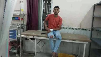 गोपालगंज: यादोपुर चौक के पास सड़क दुर्घटना में बाइक सवार हुआ घायल इलाज के लिए सदर अस्पताल में भर्ती