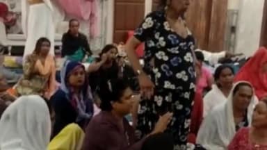 गया टाउन सीडी ब्लॉक: मौर्याघाट स्थित एक निजी होटल में किन्नर महासम्मेलन का हुआ आयोजन, पूरी हुई चावल रंगाई की रस्म