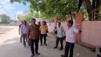 सिरसागंज: नसीरपुर थाने के समीप अज्ञात वाहन ने सड़क के किनारे खड़े 3 लोगों को रौंदा, 1 की मौत व दो लोग हुए घायल