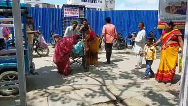 गोपालगंज: क़बिलसवां बाजार पर चलती टेंपो से गिरी वृद्ध महिला हुई जख्मी इलाज के लिए सदर अस्पताल में भर्ती