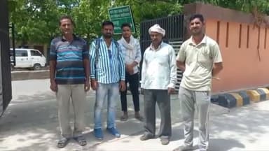 देेेवरिया: महानपुर पकड़ी गांव के पास ट्रैक्टर-ट्रॉली की चपेट में आने से एक किशोर की हुई मौत, पोस्टमार्टम के लिए भेजा गया शव