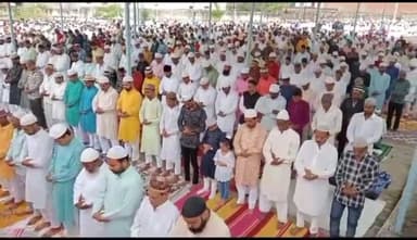 मऊरानीपुर: तहसील क्षेत्र में बड़े ही धूमधाम से मनाई गई बकरीद, लोगों ने एक दूसरे को दी मुबारकबाद