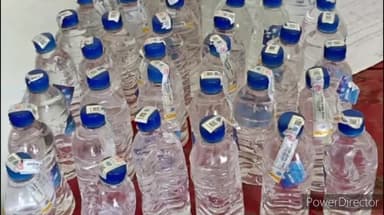 कलुआही: कलुआही थाना पुलिस ने बरदेपुर गांव के एक व्यक्ति के घर के पीछे से 100 बोतल नेपाली देशी शराब बरामद कर एक को किया गिरफ्तार