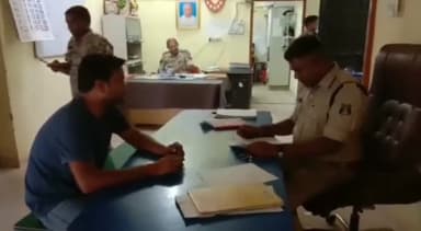 कांकेर: पंडरीपानी चौक में एटीएम से पैसा निकालने की बात पर आरक्षक की पिटाई, मामला दर्ज