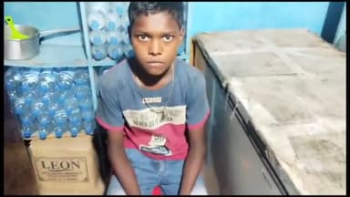 गोड्डा: बोहा गांव में माँ-बाप की मौत के बाद रिश्तेदारों ने बालक को घर से निकाला, गोड्डा में भटकता मिला बालक