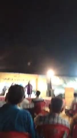 यूपी बलरामपुर में एम पी पी इंटर कालेज में मां पाटेश्वरी की धरती पर सजी महफिल में काब्य की बही रसधार में मह कविता तिवारी