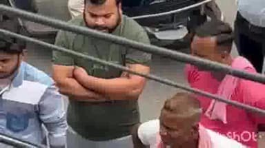 बरेली: प्रेम नगर थाना क्षेत्र इलाके में CERA कंपनी के शोरूम एवं पड़ोसियों के बीच झगड़ा वीडियो वायरल