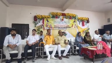 त्योंथर: त्योंथर में सामूहिक विवाह सम्मेलन में नशा न करने की दिलवाई गई शपथ, 60 जोड़ों का संपन्न हुआ विवाह