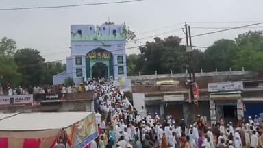 जौनपुर शाही ईदगाह बाद नमाज़ का मंज़र।।।
#Eid_ul_Azha मुबारक